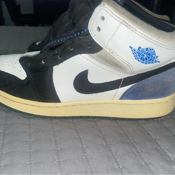 Air jordan 1 Black and White High-Top Sneakers - Picture 3 of 7